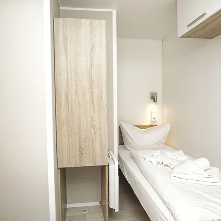 Tiny Homes Nr 823 Strandnah Und Mit Terrasse Holiday home Goehren (Ruegen)